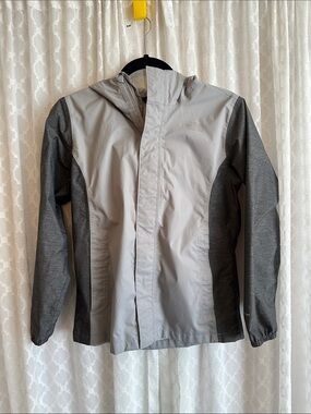 #905 The North Face Two-Tone Gray Hooded Rain Jacket for Kids